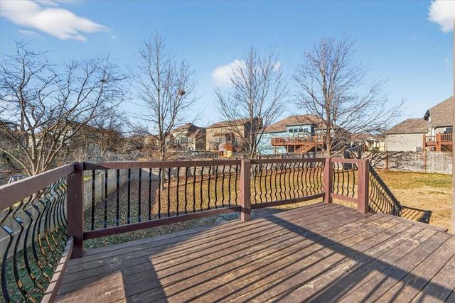 1008 SW Pacific Drive, Lee's Summit, MO 64081