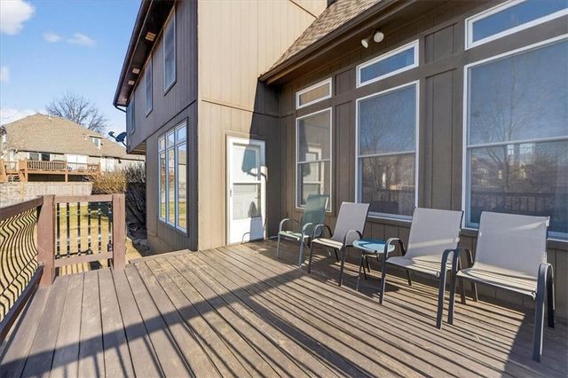 1008 SW Pacific Drive, Lee's Summit, MO 64081