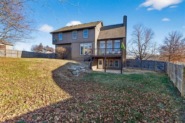 1008 SW Pacific Drive, Lee's Summit, MO 64081