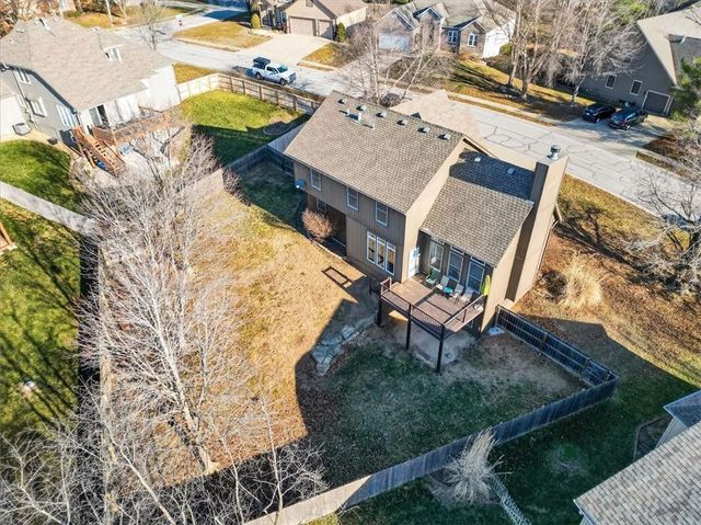 1008 SW Pacific Drive, Lee's Summit, MO 64081