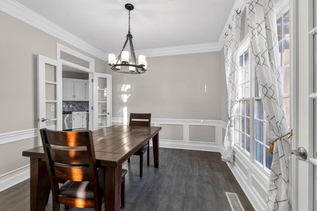 1008 SW Pacific Drive, Lee's Summit, MO 64081