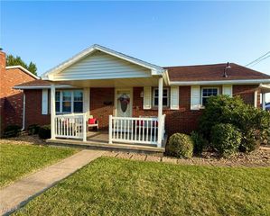 206 Benita Drive, Mingo Junction, OH 43938
