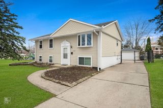 1013 SUNNYDALE Boulevard, Streamwood, IL 60107