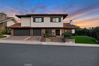 5952 Woodland View Drive, Woodland Hills, CA 91367