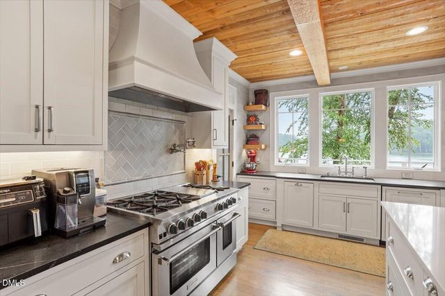 150 Lochwood W Drive, Cary, NC 27518