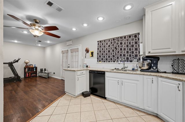 2903 E Mitchell Street, Arlington, TX 76010