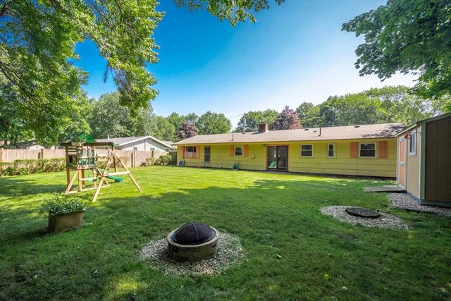 66 Boyle Rd, Brockton, MA 02302