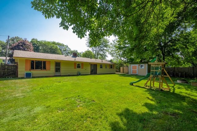 66 Boyle Rd, Brockton, MA 02302