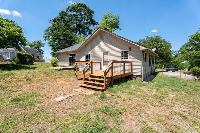 423 Carolina Dr, Spartanburg, SC 29306