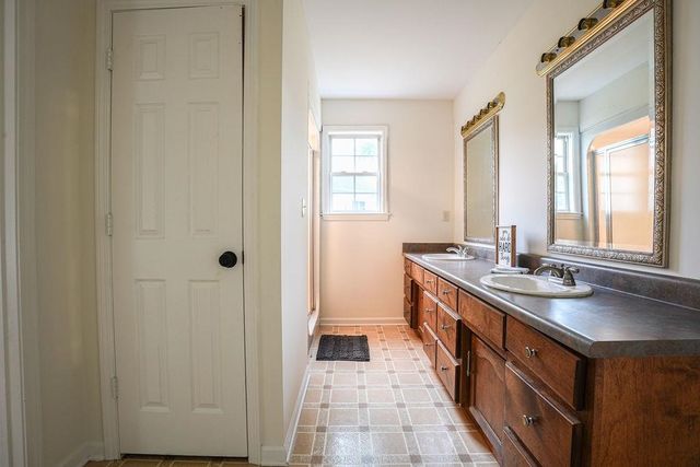 423 Carolina Dr, Spartanburg, SC 29306