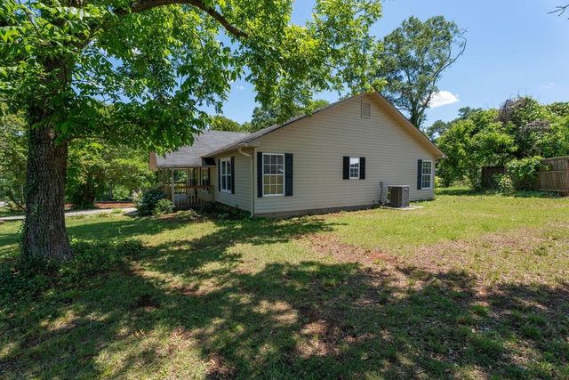 423 Carolina Dr, Spartanburg, SC 29306
