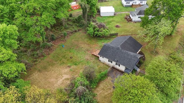 423 Carolina Dr, Spartanburg, SC 29306