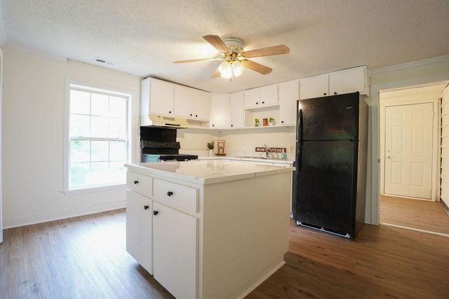 423 Carolina Dr, Spartanburg, SC 29306