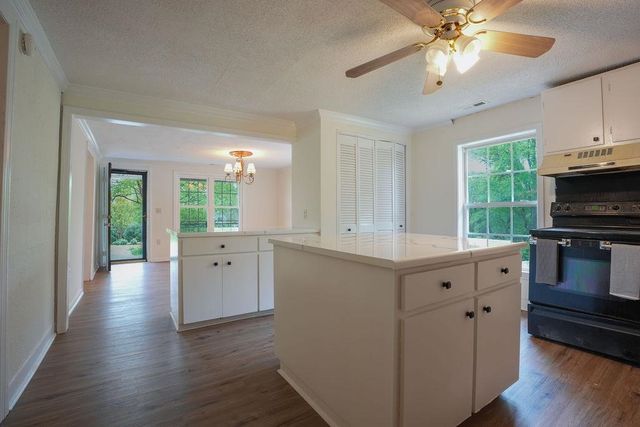 423 Carolina Dr, Spartanburg, SC 29306