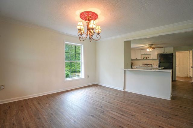 423 Carolina Dr, Spartanburg, SC 29306