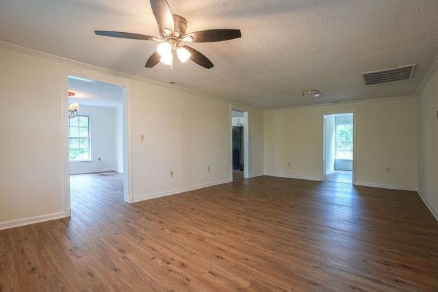 423 Carolina Dr, Spartanburg, SC 29306