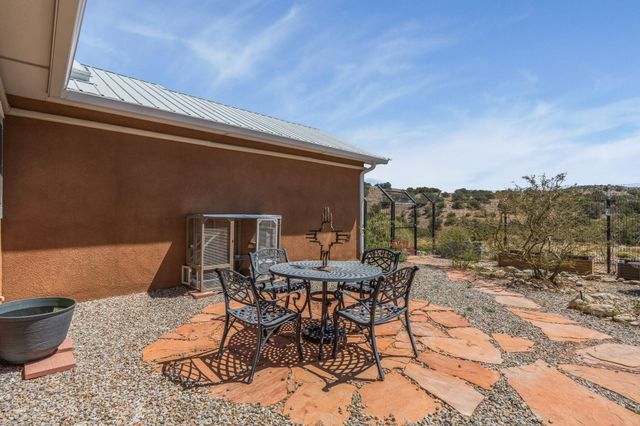 31 Sinagua Road, Placitas, NM 87043