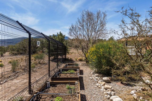 31 Sinagua Road, Placitas, NM 87043