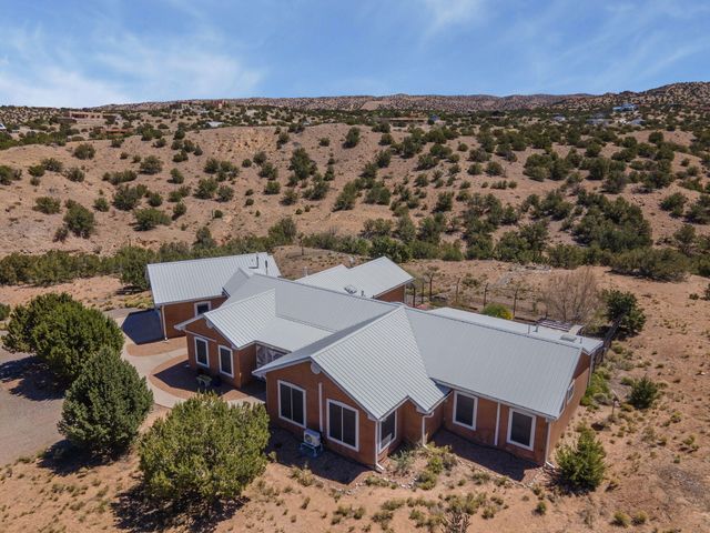 31 Sinagua Road, Placitas, NM 87043