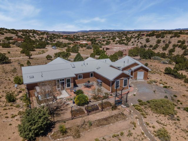 31 Sinagua Road, Placitas, NM 87043