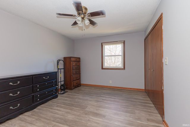 5822 W Hellis Drive, Muncie, IN 47304