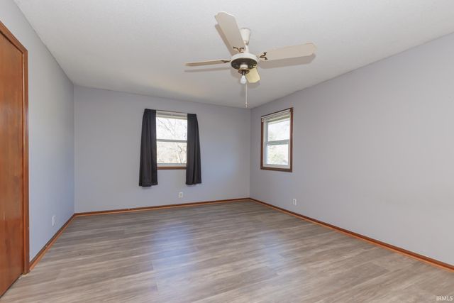 5822 W Hellis Drive, Muncie, IN 47304