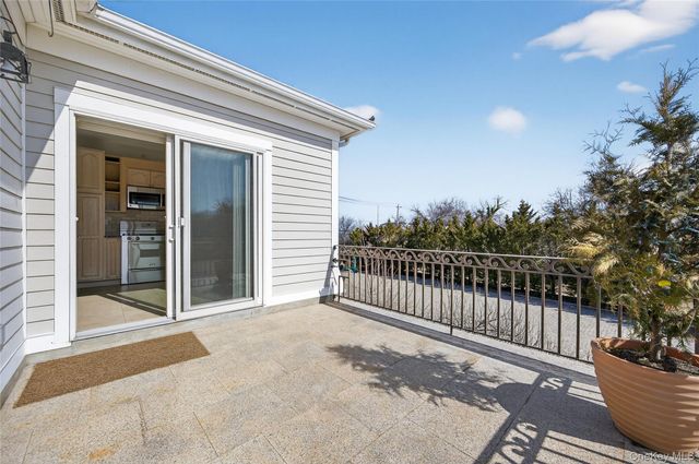 24 Bayville Avenue 1, Bayville, NY 11709