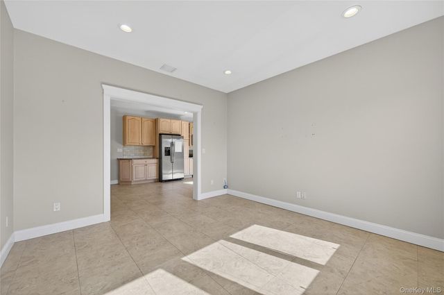 24 Bayville Avenue 1, Bayville, NY 11709