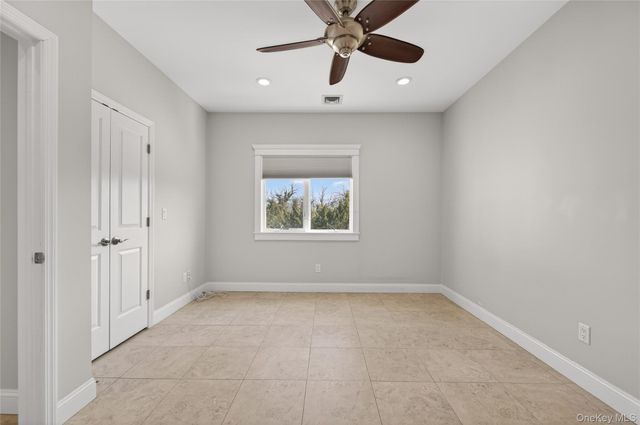 24 Bayville Avenue 1, Bayville, NY 11709