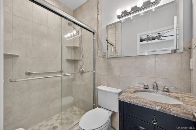 24 Bayville Avenue 1, Bayville, NY 11709