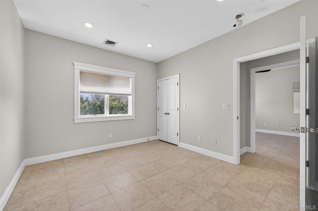 24 Bayville Avenue 1, Bayville, NY 11709