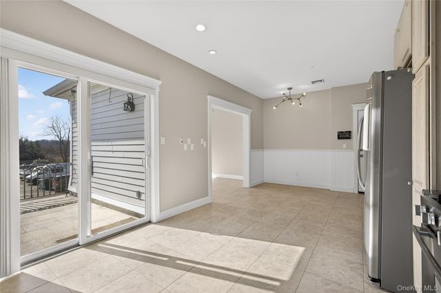 24 Bayville Avenue 1, Bayville, NY 11709