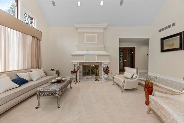 2086 Valleyview Drive, Ann Arbor, MI 48105