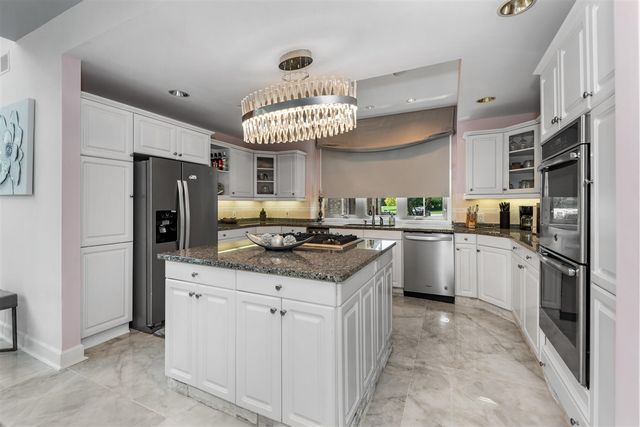 2086 Valleyview Drive, Ann Arbor, MI 48105