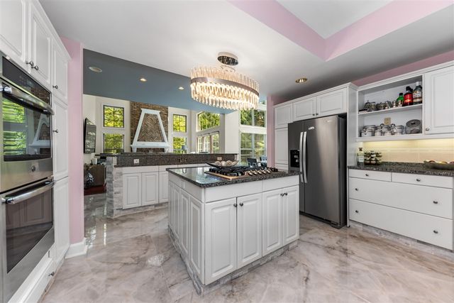 2086 Valleyview Drive, Ann Arbor, MI 48105