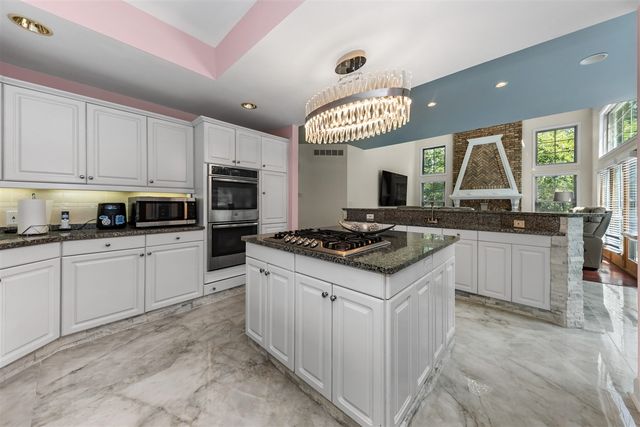 2086 Valleyview Drive, Ann Arbor, MI 48105