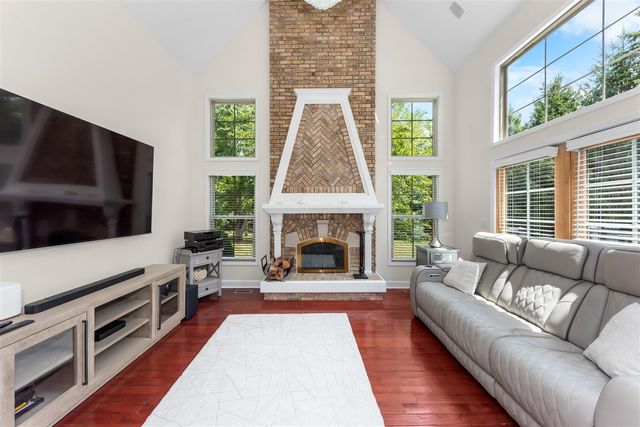 2086 Valleyview Drive, Ann Arbor, MI 48105