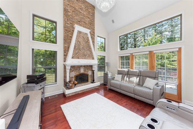 2086 Valleyview Drive, Ann Arbor, MI 48105
