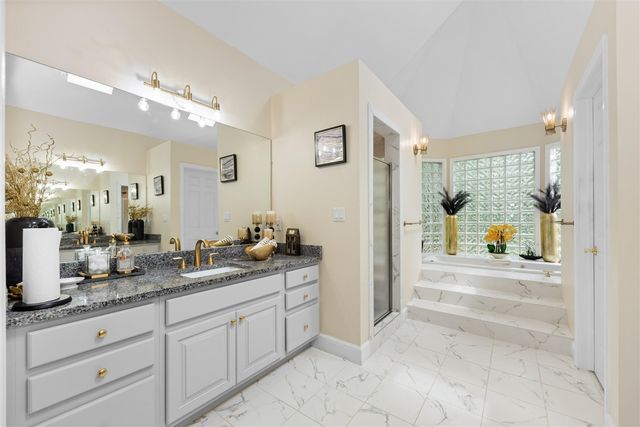2086 Valleyview Drive, Ann Arbor, MI 48105