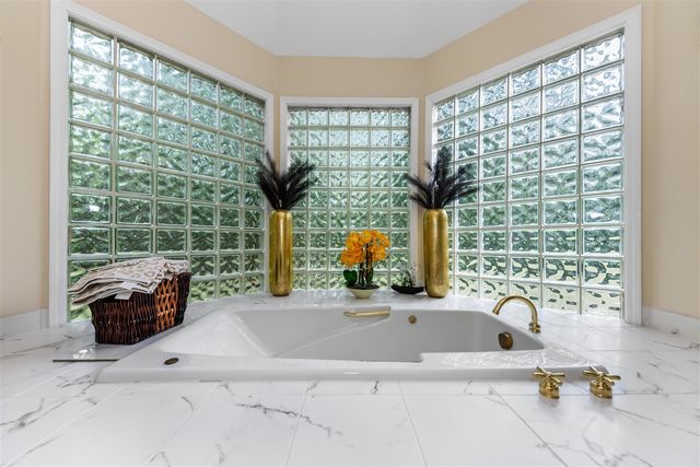2086 Valleyview Drive, Ann Arbor, MI 48105