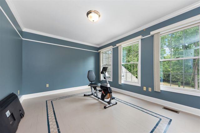 2086 Valleyview Drive, Ann Arbor, MI 48105
