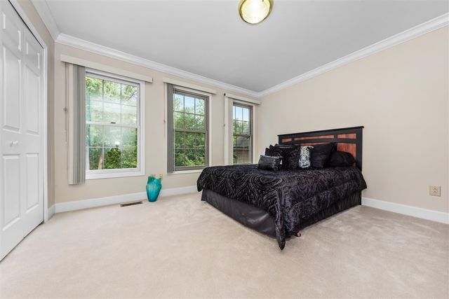 2086 Valleyview Drive, Ann Arbor, MI 48105