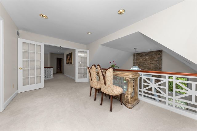 2086 Valleyview Drive, Ann Arbor, MI 48105