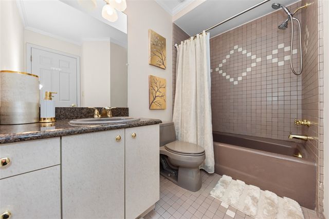 2086 Valleyview Drive, Ann Arbor, MI 48105