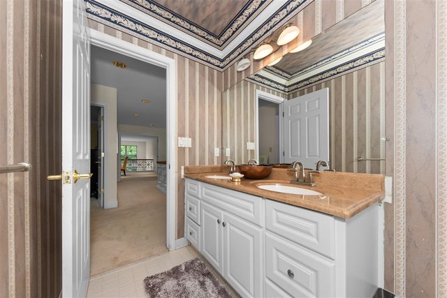 2086 Valleyview Drive, Ann Arbor, MI 48105