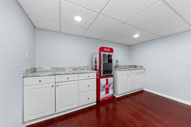 2086 Valleyview Drive, Ann Arbor, MI 48105