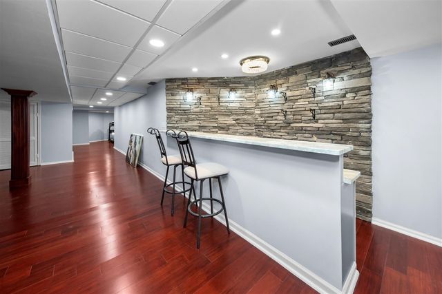 2086 Valleyview Drive, Ann Arbor, MI 48105