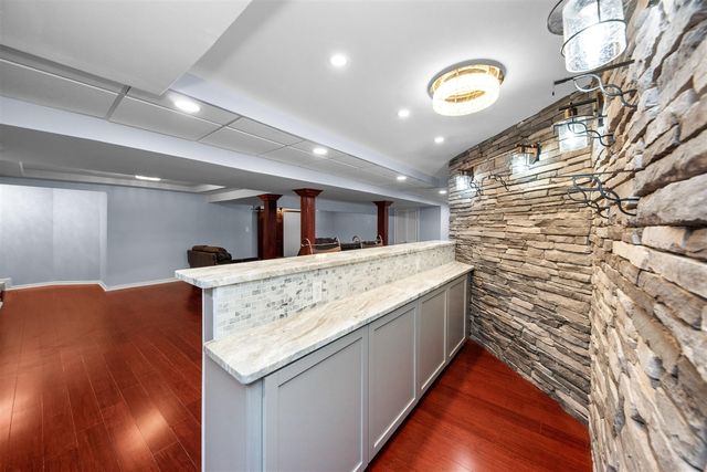 2086 Valleyview Drive, Ann Arbor, MI 48105