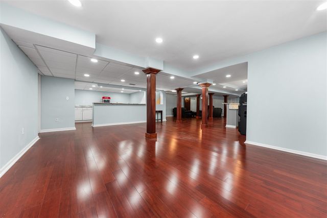 2086 Valleyview Drive, Ann Arbor, MI 48105