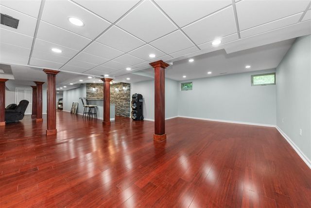 2086 Valleyview Drive, Ann Arbor, MI 48105